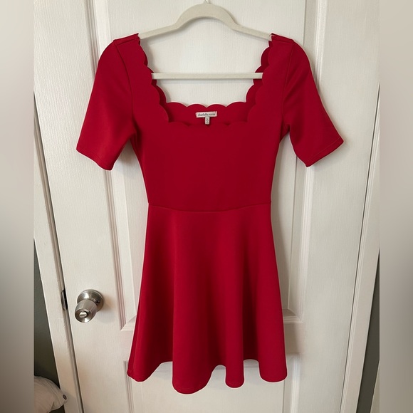 Charlotte Russe Dresses & Skirts - Charlotte Russe Red Scalloped Dress